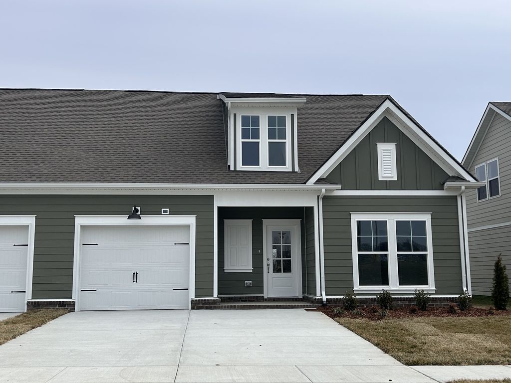 5136 Pace Park Cir, Columbia, TN 38401