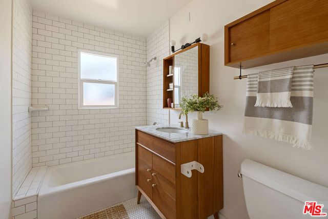 2938 Virginia Road, Los Angeles, CA 90016
