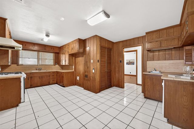 12006 Zavalla Street, Houston, TX 77085