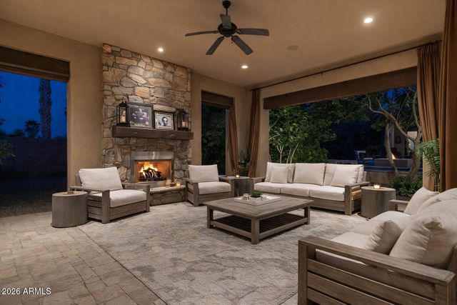 4610 E MEADOWVIEW Drive, Gilbert, AZ 85298