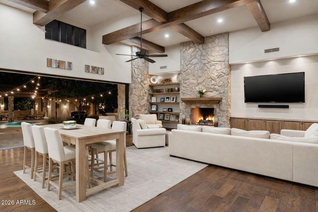 4610 E MEADOWVIEW Drive, Gilbert, AZ 85298