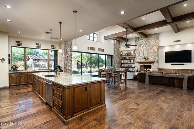 4610 E MEADOWVIEW Drive, Gilbert, AZ 85298