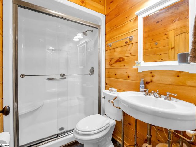 175 Pink Campbell Road, Landrum, SC 29356