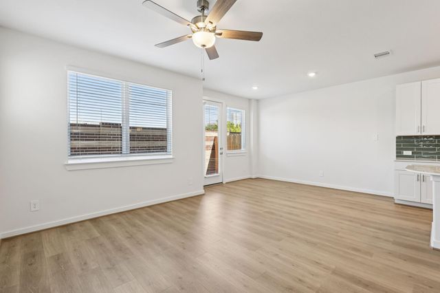 715 Sand Dollar Drive, Kemah, TX 77565