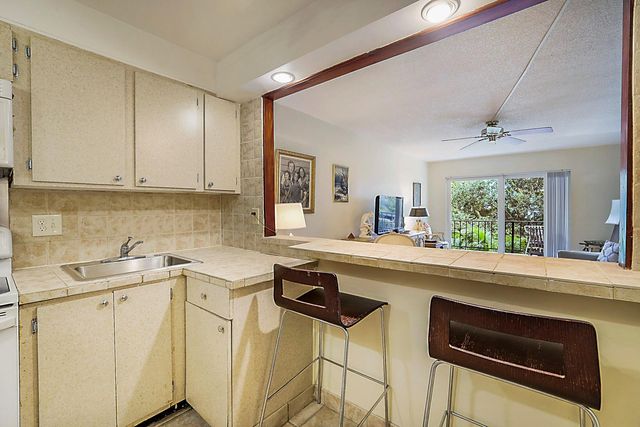 3002 NE 5th Ter 215B, Wilton Manors, FL 33334