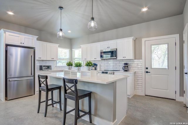 30652 Oakview Rd Apt 6, Bulverde, TX 78163