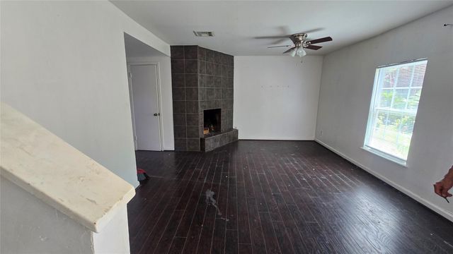 1403 Blalock Road 5, Houston, TX 77055