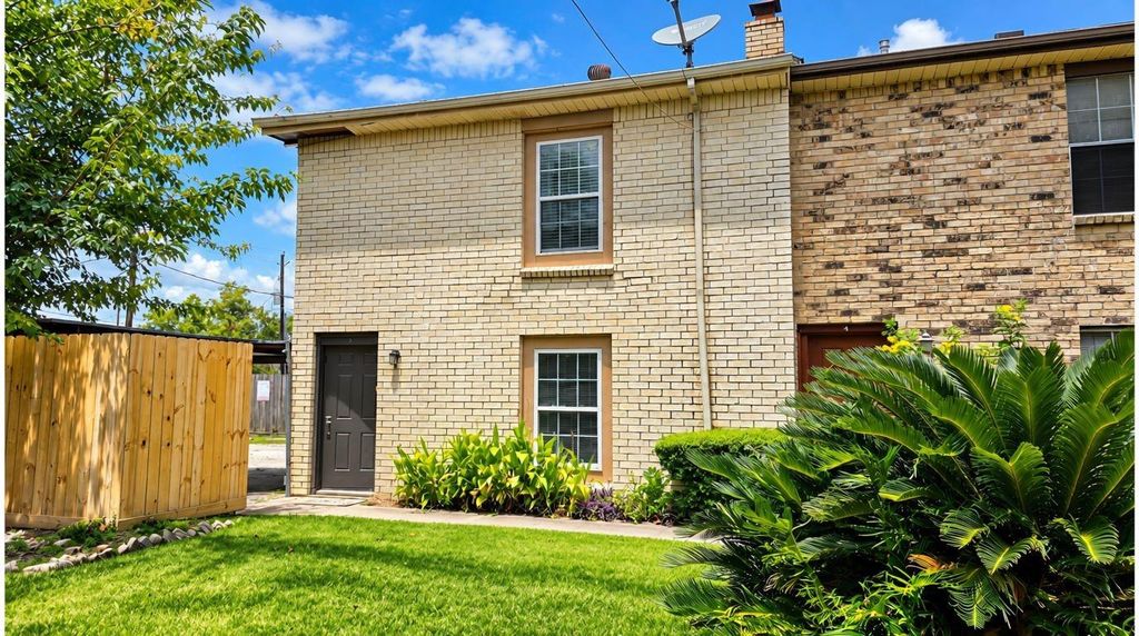 1403 Blalock Road 5, Houston, TX 77055