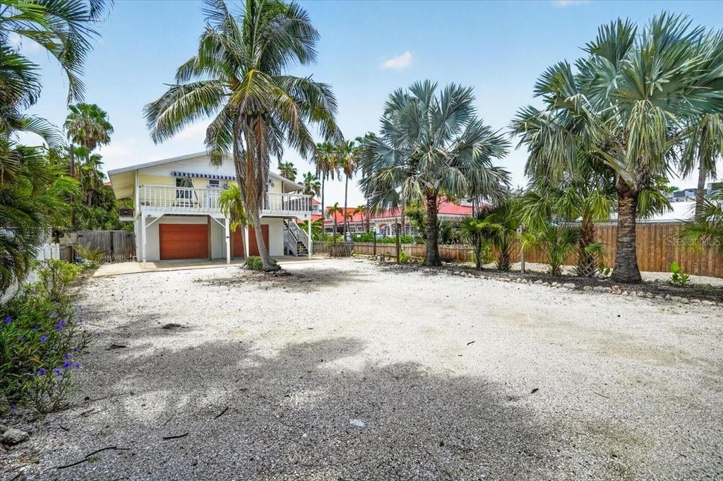 524 SPRING AVENUE, ANNA MARIA, FL 34216 — photo 4