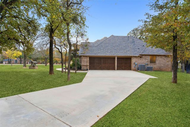 101 Northern Lights Court, Aurora, TX 76078