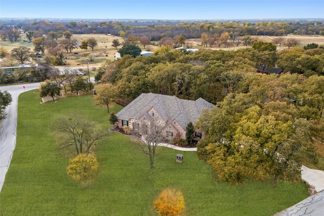 101 Northern Lights Court, Aurora, TX 76078