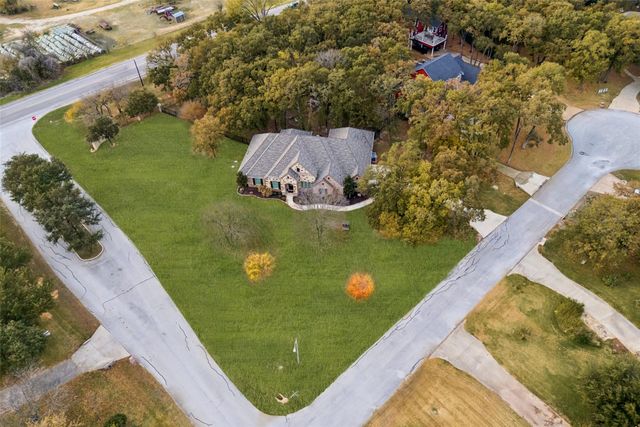 101 Northern Lights Court, Aurora, TX 76078