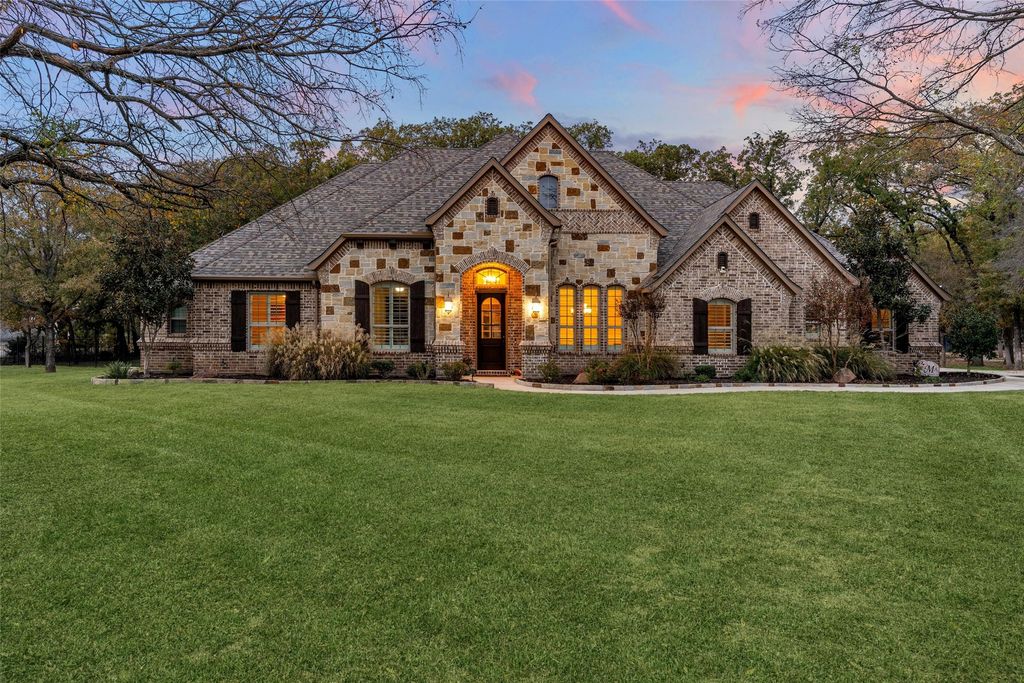 101 Northern Lights Court, Aurora, TX 76078