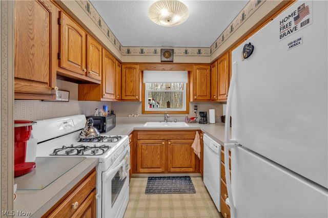 24292 Forestview Drive, Columbia Station, OH 44028