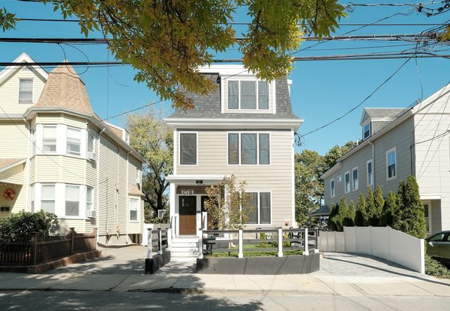 43 Boston St B, Somerville, MA 02143