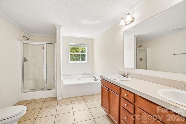 119 E Meadow Lane, Horse Shoe, NC 28742