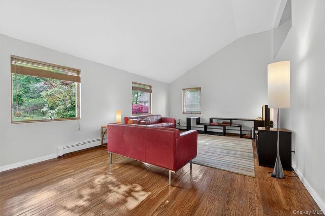 17 Montrose Station Road, Montrose, NY 10548