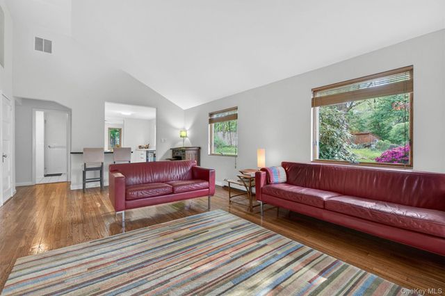 17 Montrose Station Road, Montrose, NY 10548