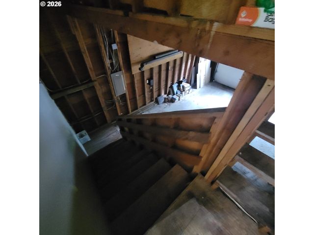 755 Sw CHESTNUT St, Portland, OR 97219