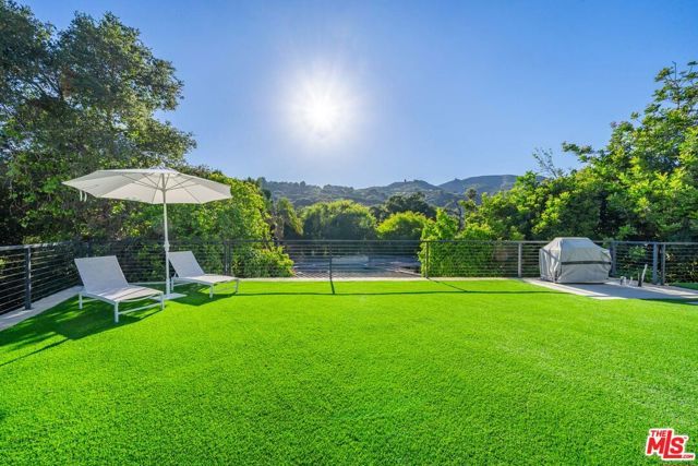 1040 Montego Drive, Los Angeles, CA 90049