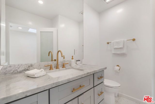 1040 Montego Drive, Los Angeles, CA 90049