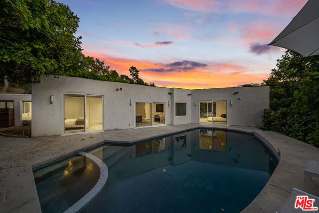 1040 Montego Drive, Los Angeles, CA 90049