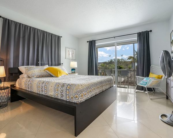 4700 Washington Street 301, Hollywood, FL 33021