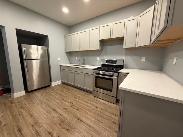 3839 W Flournoy Street, Chicago, IL 60624