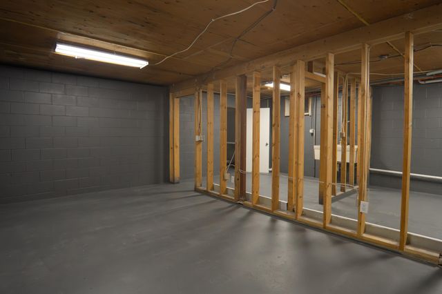 19115 Homestead Circle, Eden Prairie, MN 55346