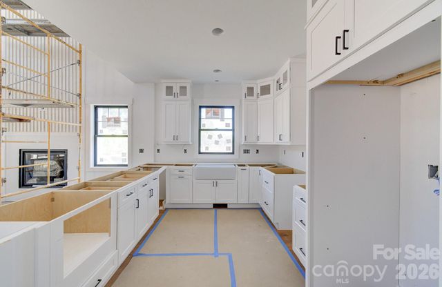 18 S Martha Kate Drive, Hendersonville, NC 28792