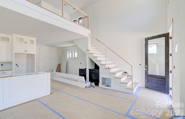 18 S Martha Kate Drive, Hendersonville, NC 28792