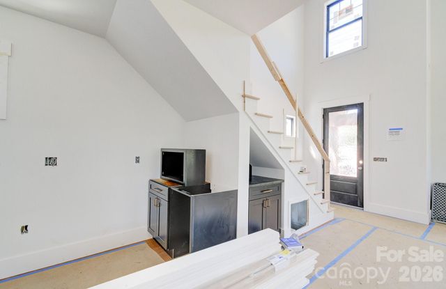 18 S Martha Kate Drive, Hendersonville, NC 28792