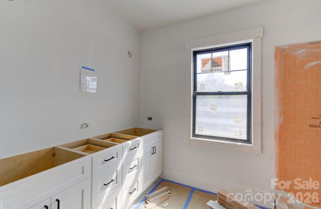 18 S Martha Kate Drive, Hendersonville, NC 28792