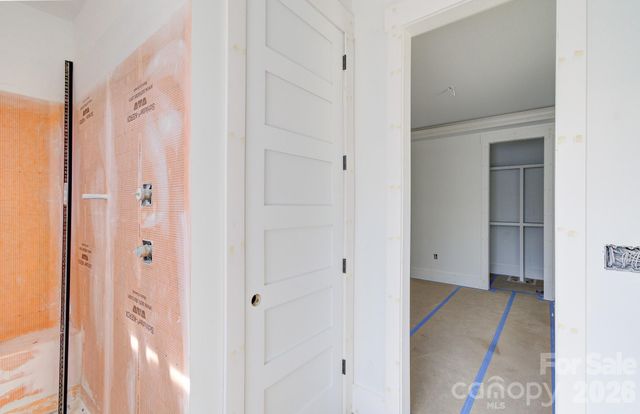 18 S Martha Kate Drive, Hendersonville, NC 28792
