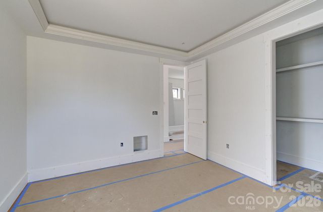 18 S Martha Kate Drive, Hendersonville, NC 28792