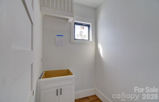 18 S Martha Kate Drive, Hendersonville, NC 28792