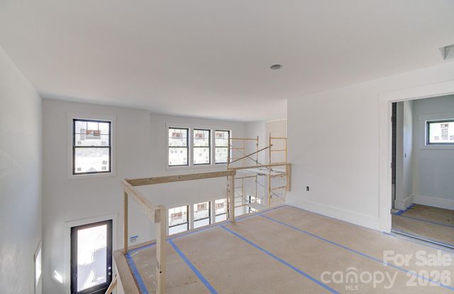 18 S Martha Kate Drive, Hendersonville, NC 28792