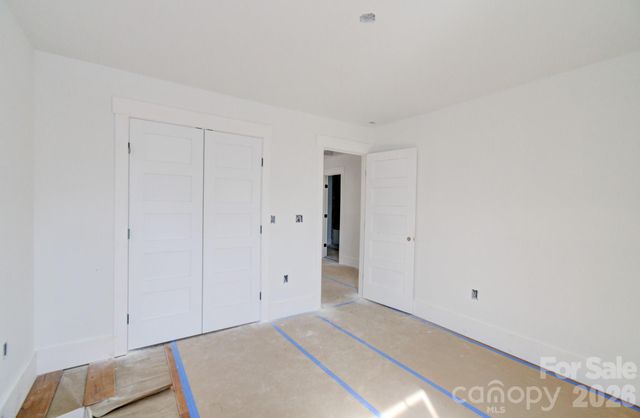 18 S Martha Kate Drive, Hendersonville, NC 28792