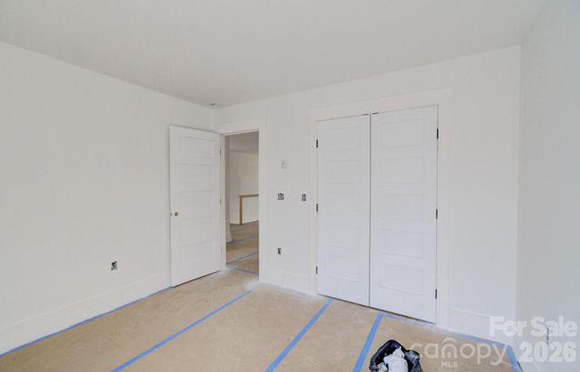 18 S Martha Kate Drive, Hendersonville, NC 28792