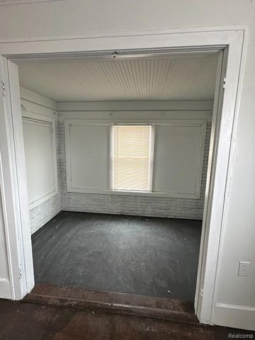 2376 Leslie Street, Detroit, MI 48238