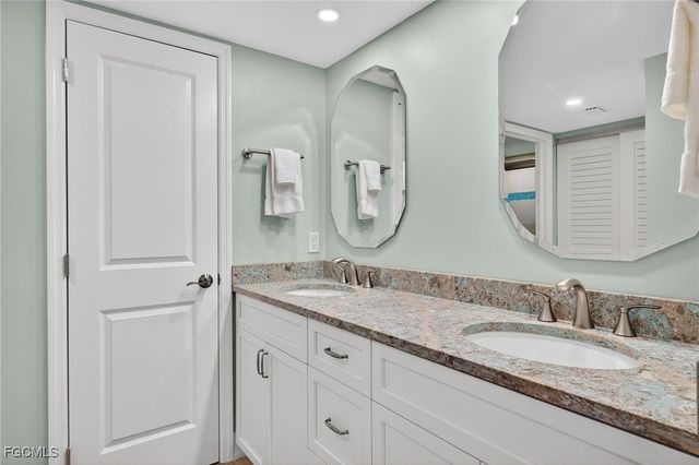 2445 W Gulf DR 6B, Sanibel, FL 33957