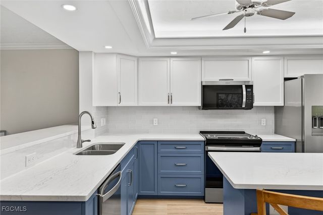 2445 W Gulf DR 6B, Sanibel, FL 33957