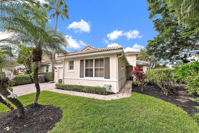 8205 Sandpiper Way, West Palm Beach, FL 33412