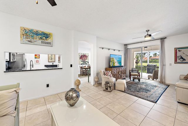 8205 Sandpiper Way, West Palm Beach, FL 33412