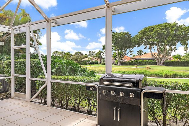 8205 Sandpiper Way, West Palm Beach, FL 33412