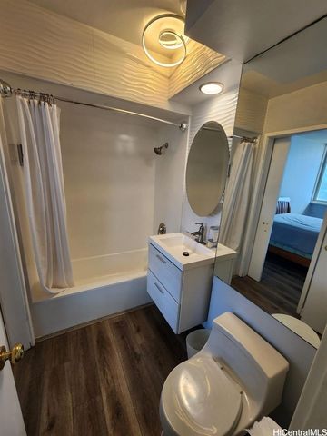 2500 Kalakaua Avenue 201, Honolulu, HI 96815