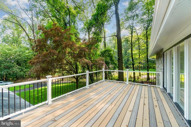 555 HILLTOP RD, Hummelstown, PA 17036