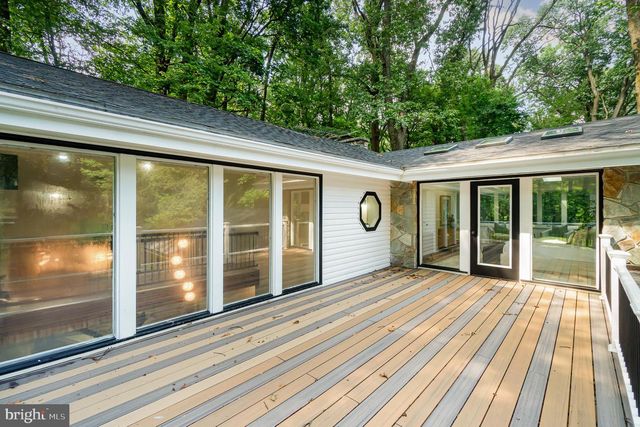 555 HILLTOP RD, Hummelstown, PA 17036