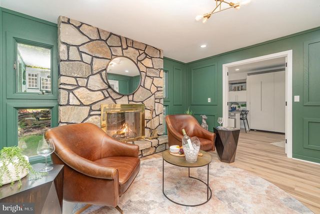 555 HILLTOP RD, Hummelstown, PA 17036