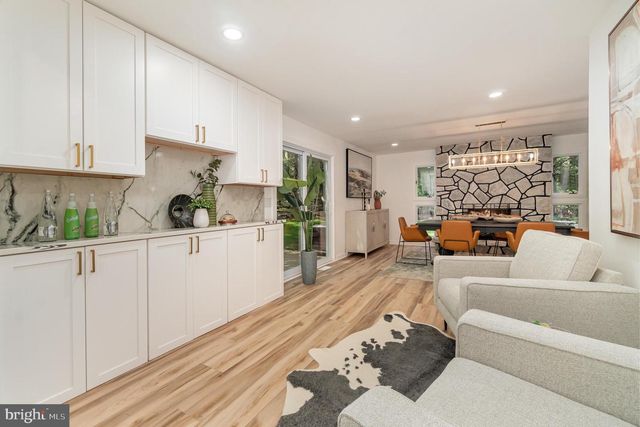 555 HILLTOP RD, Hummelstown, PA 17036